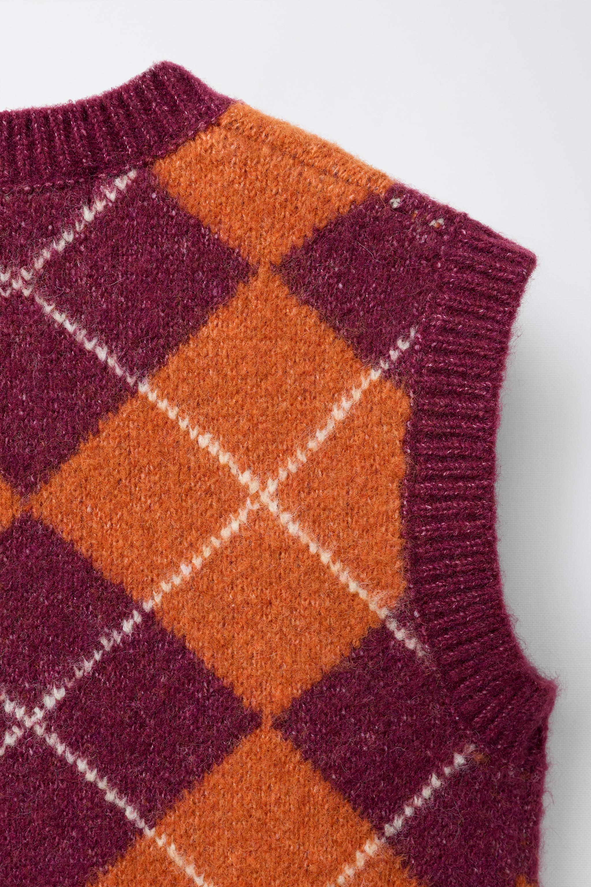 ARGYLE KNIT VEST