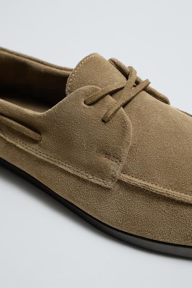 CHAUSSURES BATEAU EN CUIR - Gris taupe de Zara - Image 2