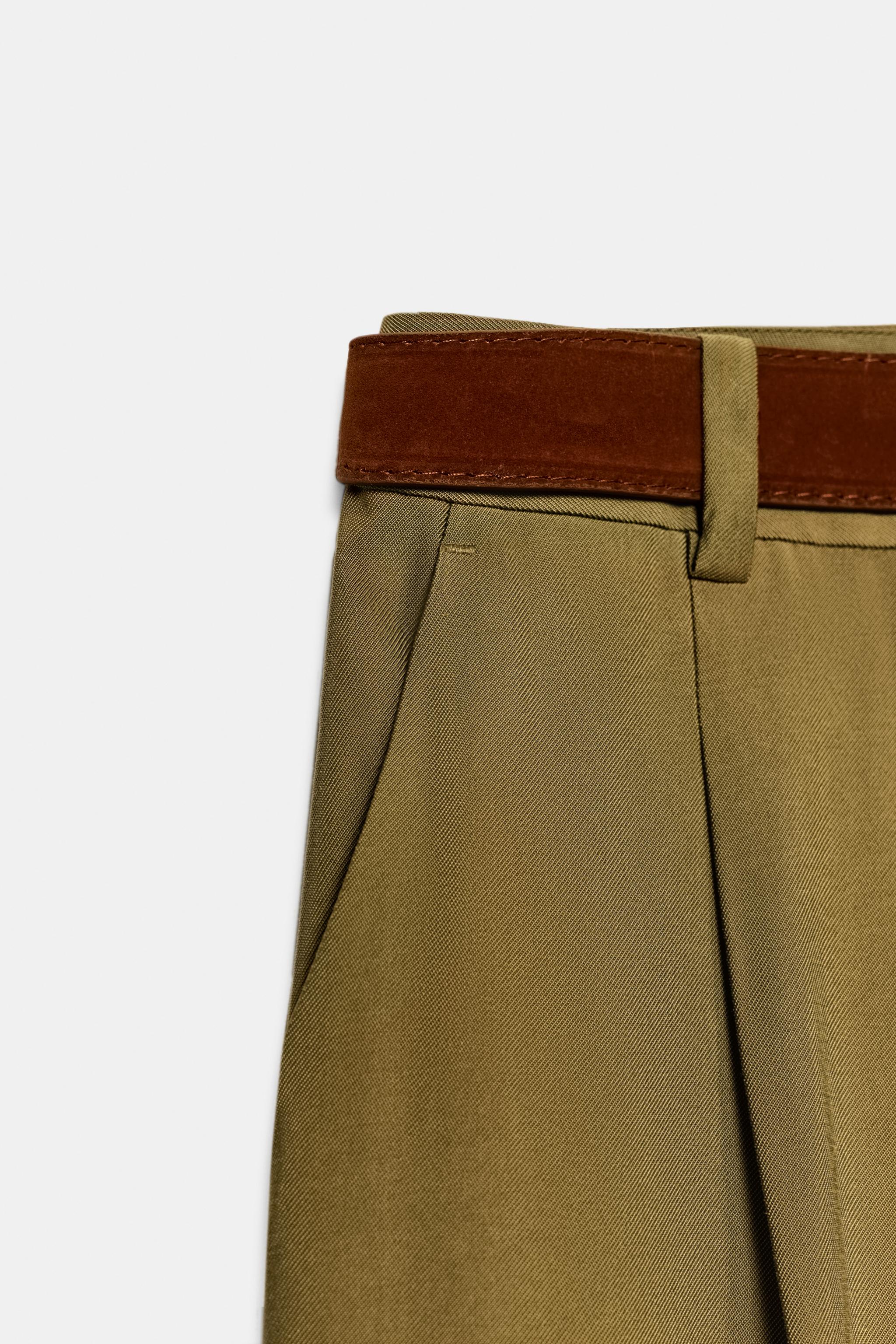 PANTALON À PINCES AVEC CEINTURE