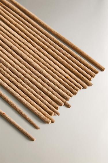 PACK BÂTONNETS D'ENCENS AROMATIQUES GOLDEN CUIR (LOT DE 20) - Moutarde de Zara - Image 3