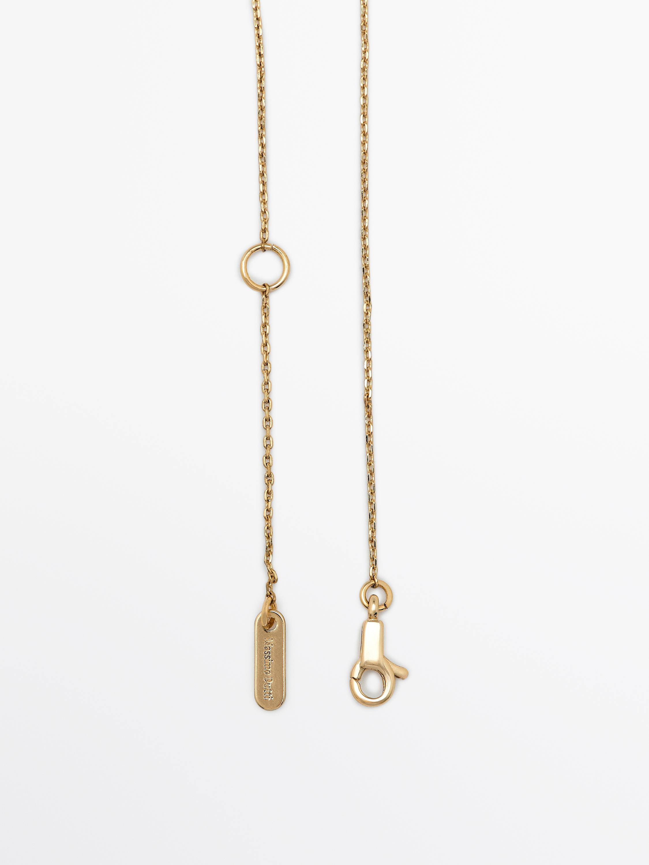 Mini necklace with lace piece pendant