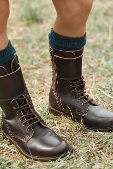 BOTA PIEL CORDONES EDICIÓN LIMITADA - Marrón de Zara