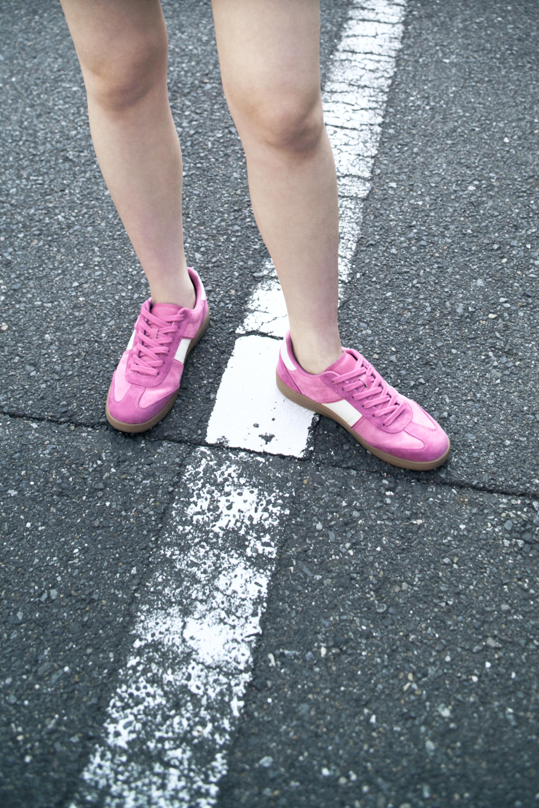 カラースポーツスニーカー - フューシャ | ZARA Japan / 日本