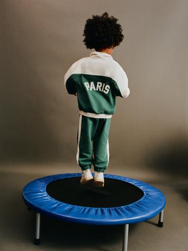 PANTALÓN JOGGING TEXTO BORDADO - Verde de Zara