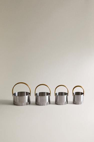 クリスマス クッキーカッター(4個セット)ゴールド/シルバーZaraのクリスマス クッキーカッター(4個セット) - ゴールド/シルバー