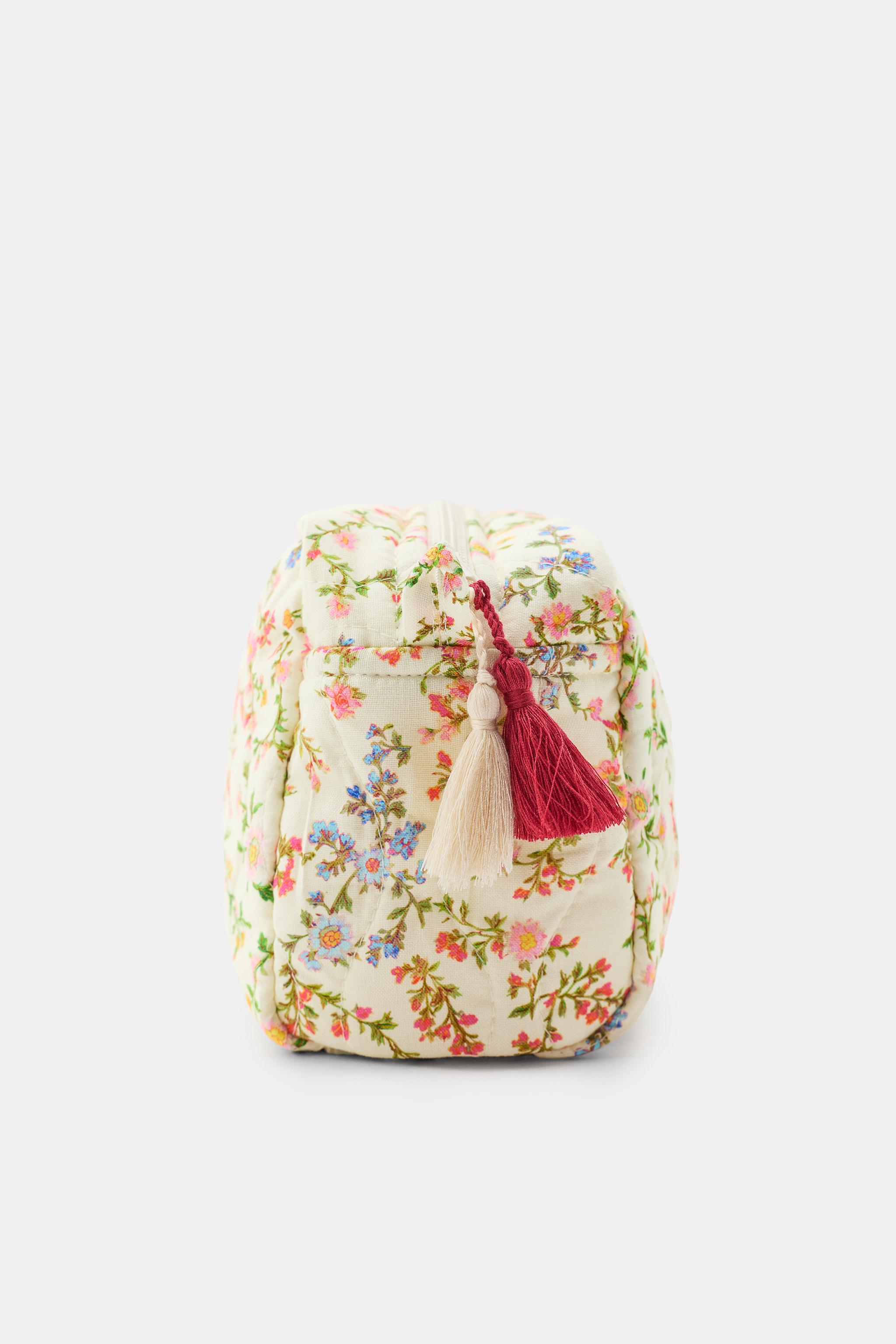 FLORAL PRINT QUILTED TOILETRY BAG