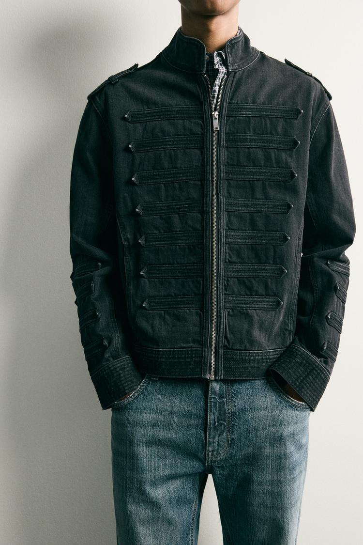 Chaqueta de corte cropped con hombreras 7