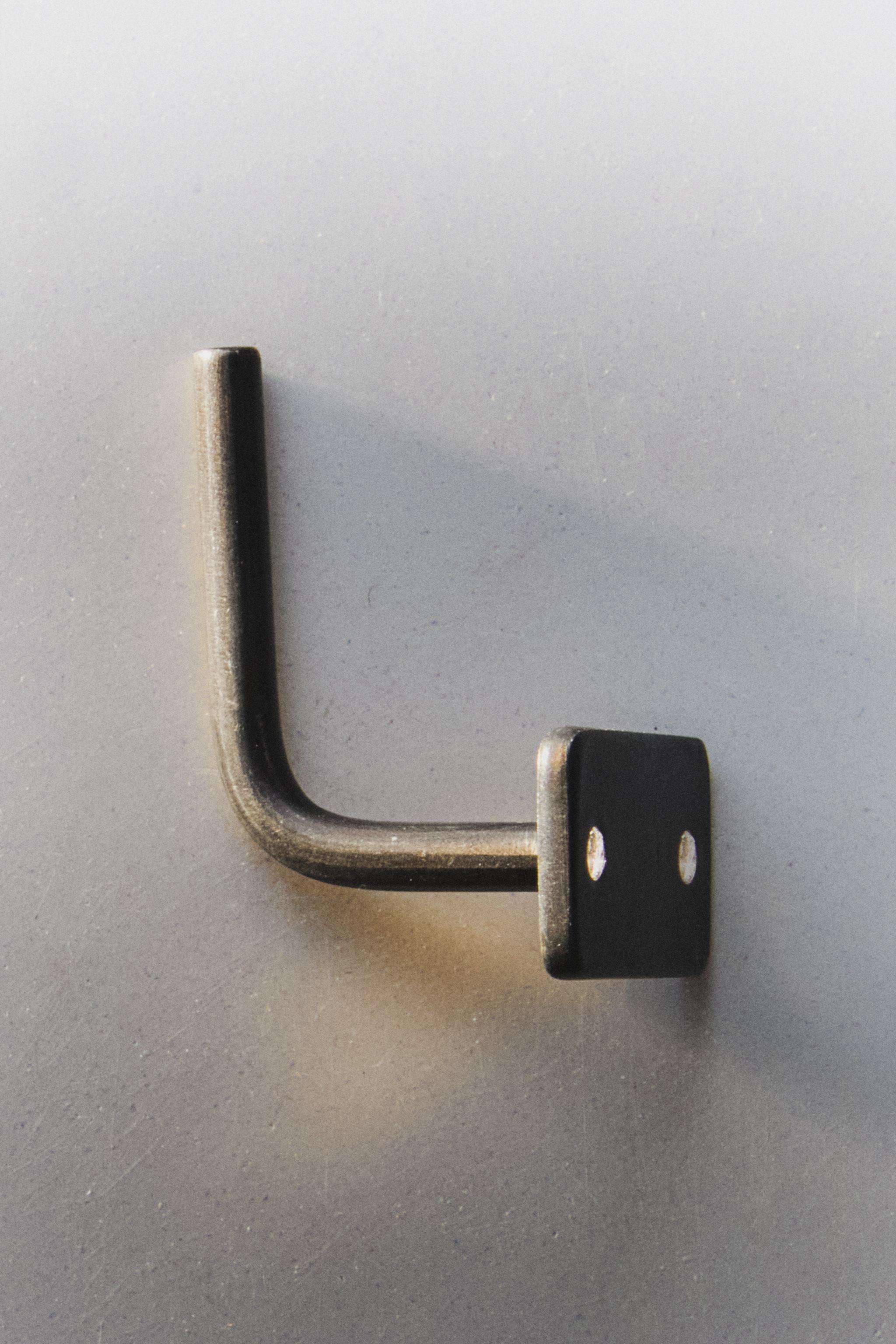 PACK OF SMALL DARK METAL HOOKS (PACK OF 2) — Black