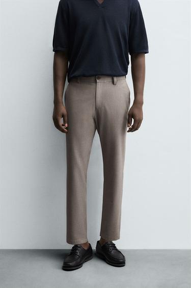 بنطلون هيكلي مريح - مِحْمر by Zara