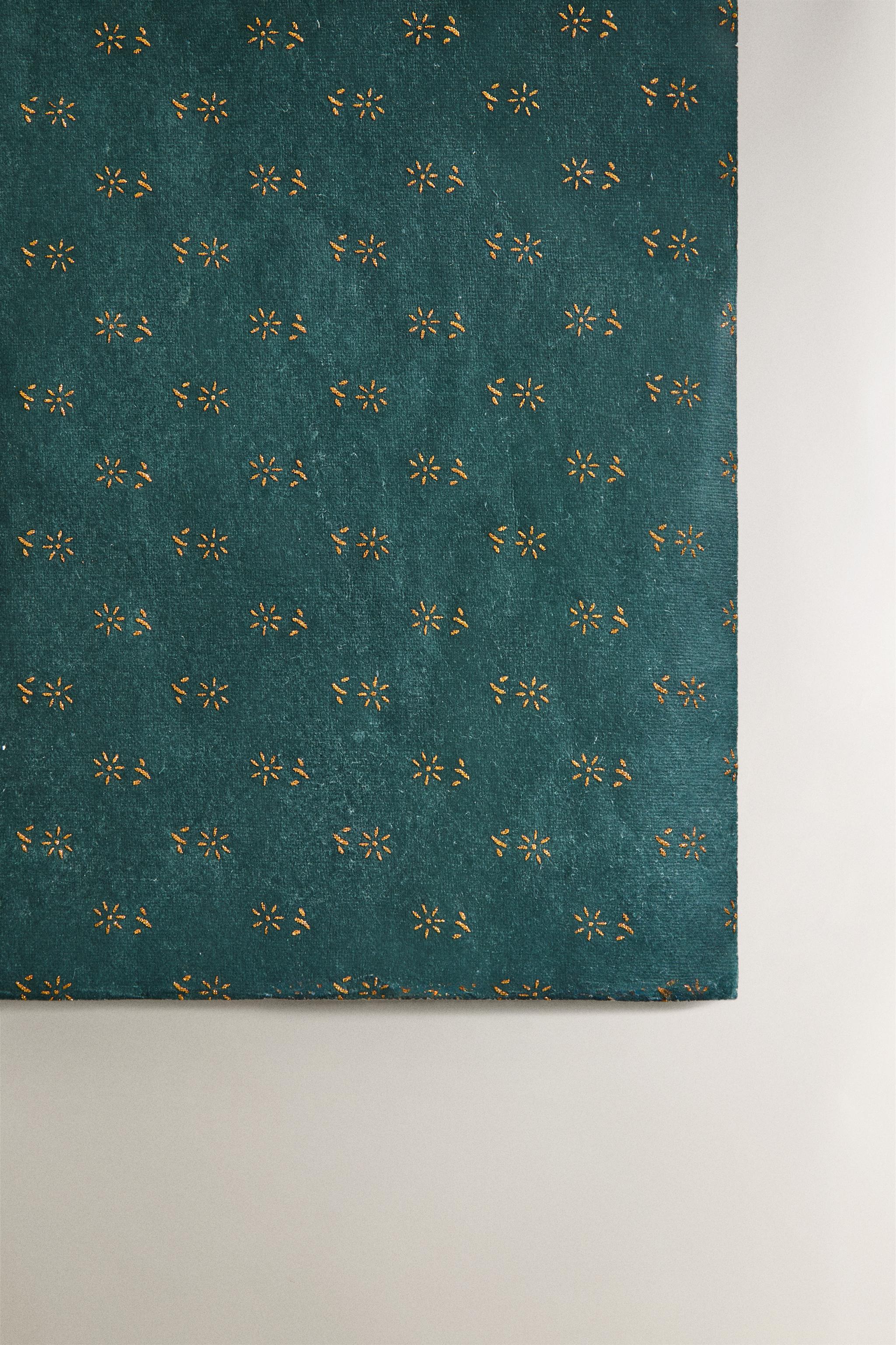 CHRISTMAS GLITTERY FLOWER WRAPPING PAPER