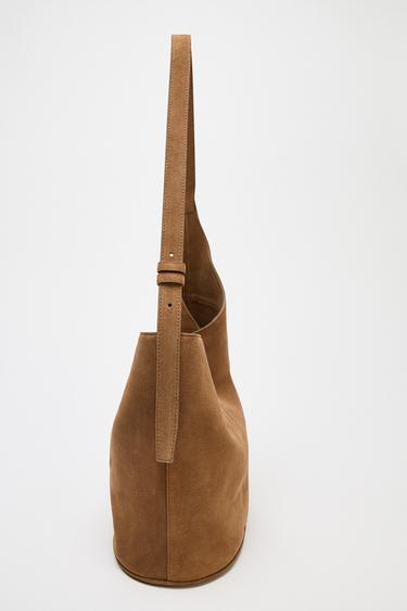SAC SEAU SOFT ASYMÉTRIQUE EN CROÛTE DE CUIR - Marron foncé de Zara - Image 5