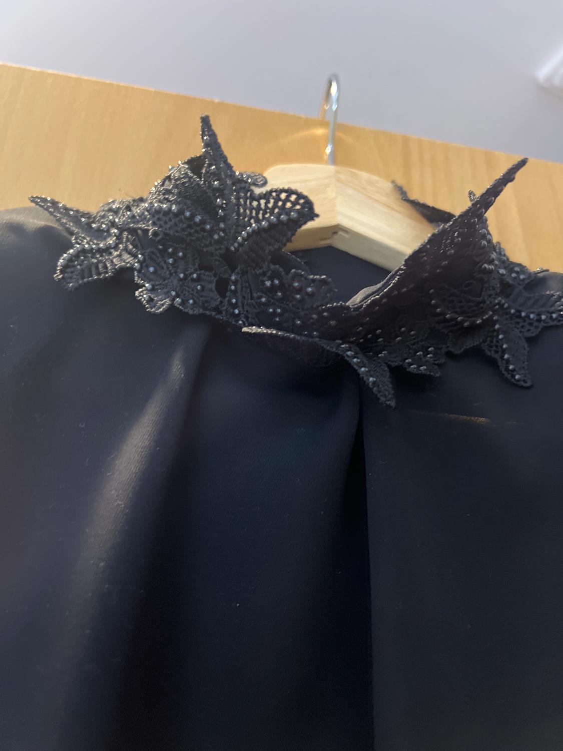 CAMISA CUELLO FLOR PIEDRAS - Image 2