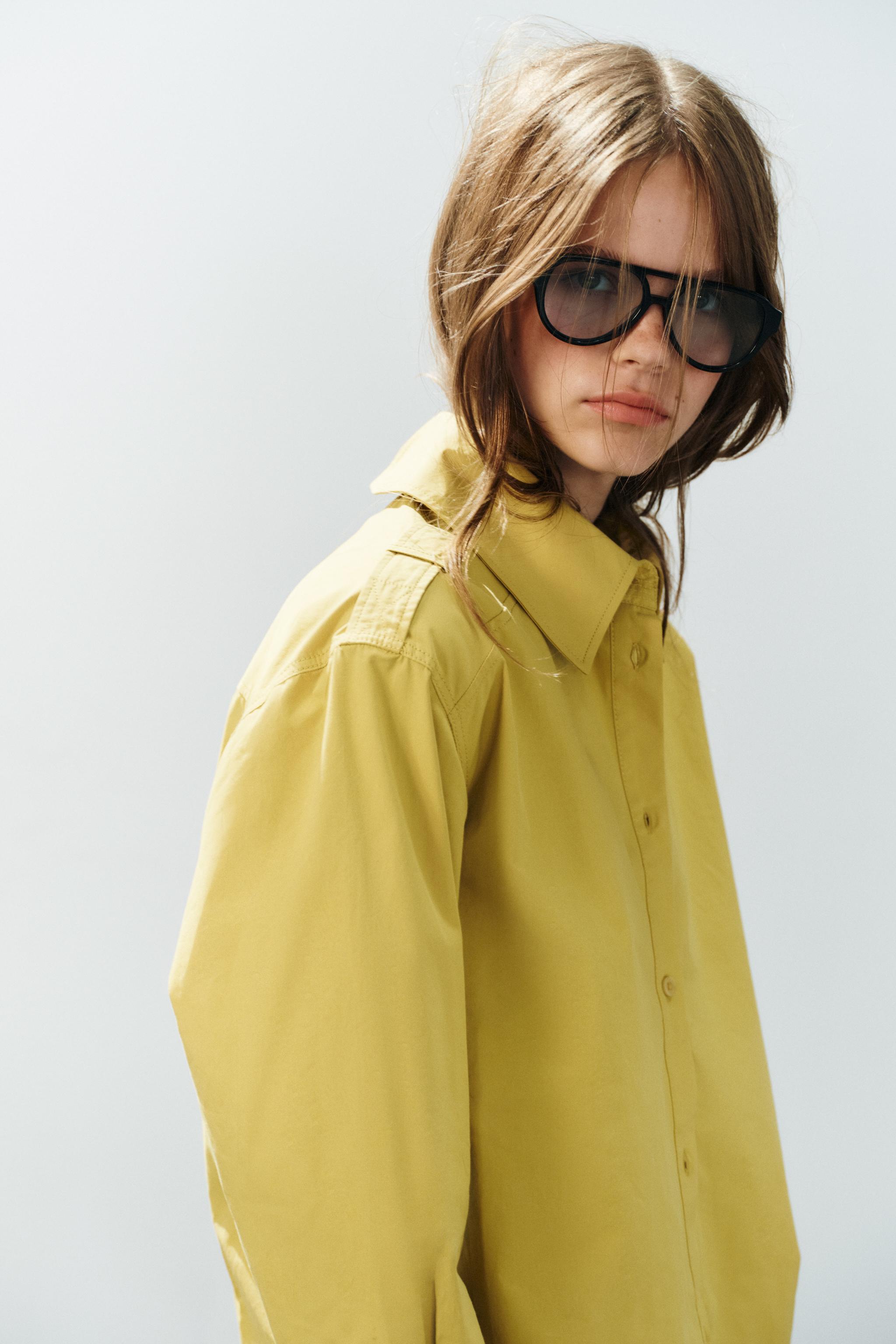 CHEMISE EN GABARDINE À PATTES DE BOUTONNAGE