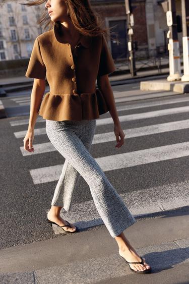 CHAQUETA PUNTO PEPLUM - Caramelo de Zara