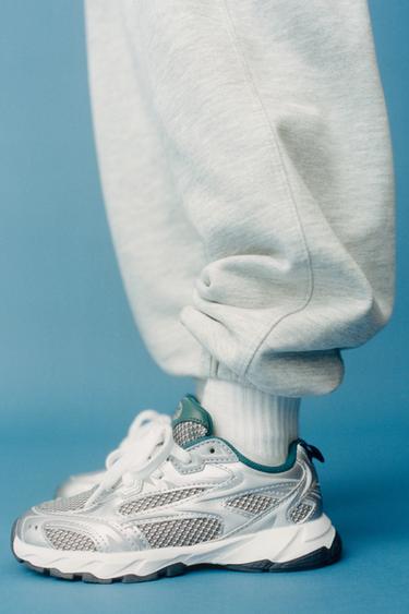 ZAPATILLA DEPORTIVA REJILLA - Verde de Zara