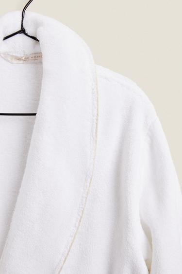 BATHROBE WITH PIPING (400 GXM²) - White by Zara - Image 5