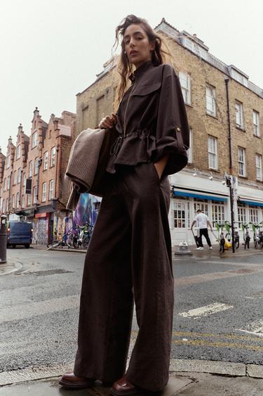 بنطلون عريض بخصر مرن - بني داكن الخاص بـ Zara