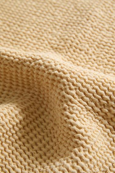 TEXTURED WAFFLE-KNIT BATH TOWEL - Beige by Zara - Image 3