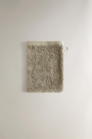 MANOPLA BAÑO ALGODÓN RIZO - Verde claro de Zara