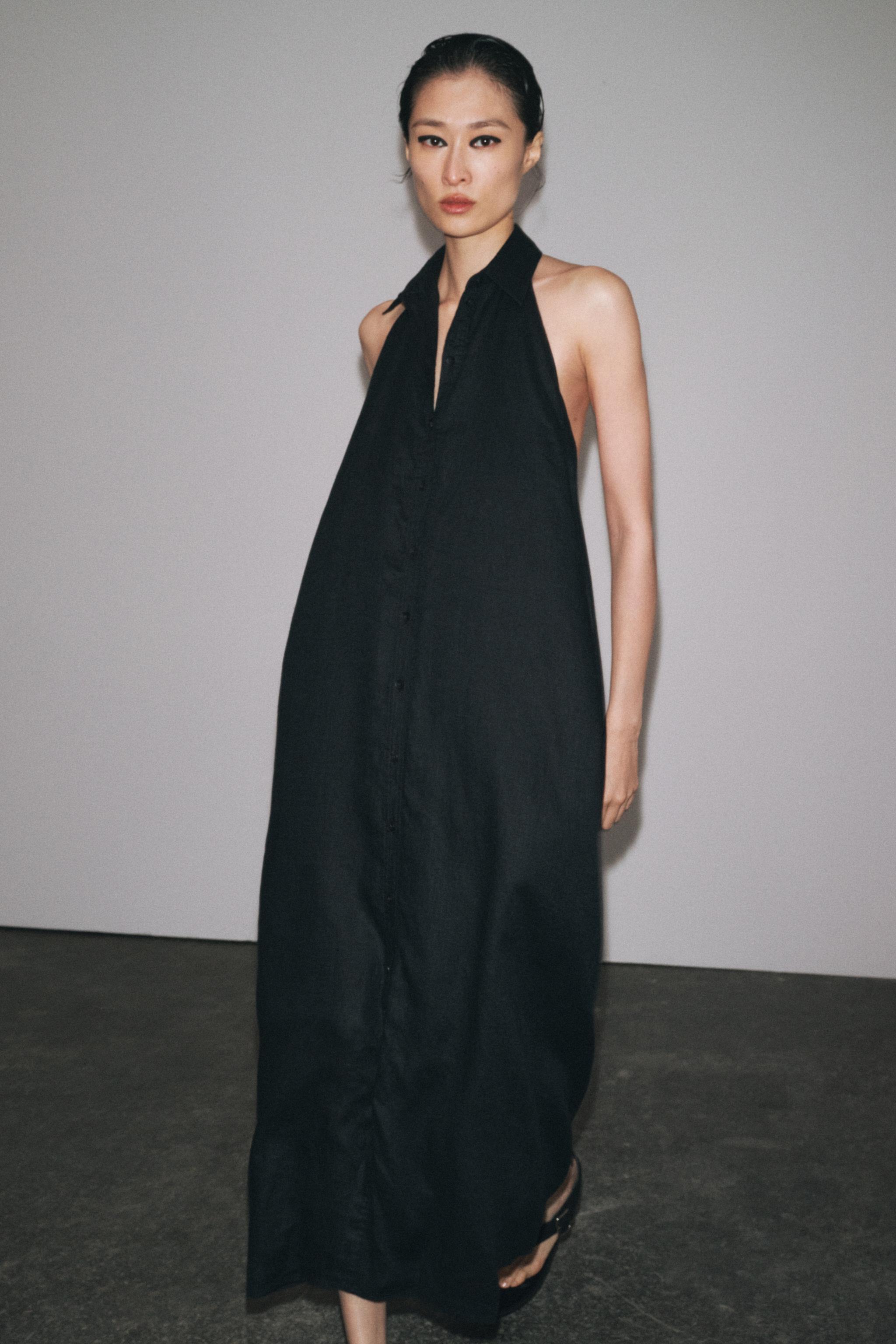 Zara☆黒のボタン付きVネックワンピース ZARA ザラ 黒いレザードレス Vネック ボタン付き USA/Mサイズ
