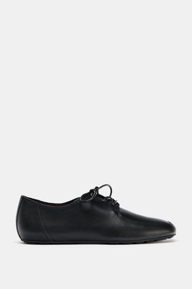 ZAPATO PLANO PEL CORDÓNS - Negro de Zara