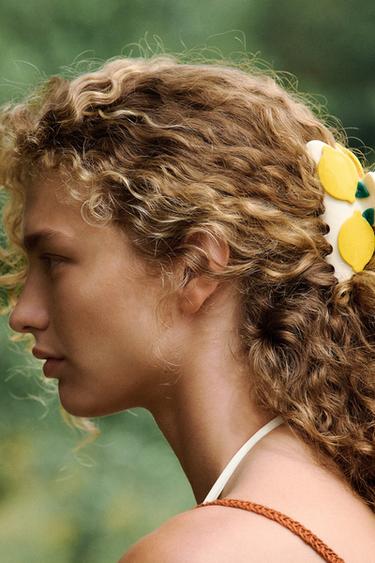 LEMON HAIR CLIP - Ecru by Zara