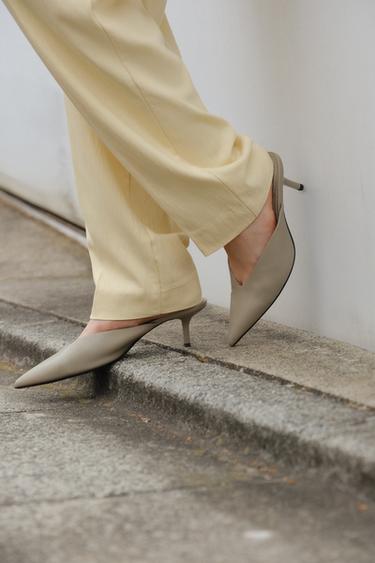 ZAPATO DESTALONADO MULE - Gris Topo de Zara