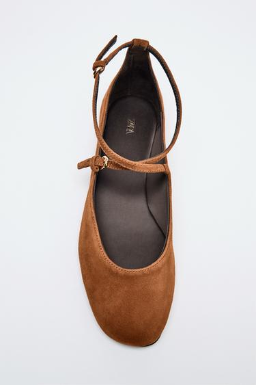 BALLERINA AUS LEDER MIT RIEMCHEN - Braun von Zara