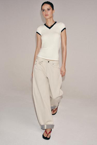 T-SHIRT CÔTELÉ EN CONTRASTE - Écru de Zara - Image 1