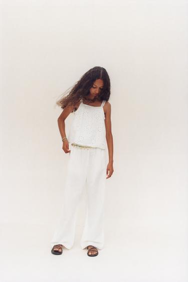 ТОП С БРЕТЕЛЯМИ И ВЫШИВКОЙ ШИФФЛИ — БЕЛЫЙ от Zara