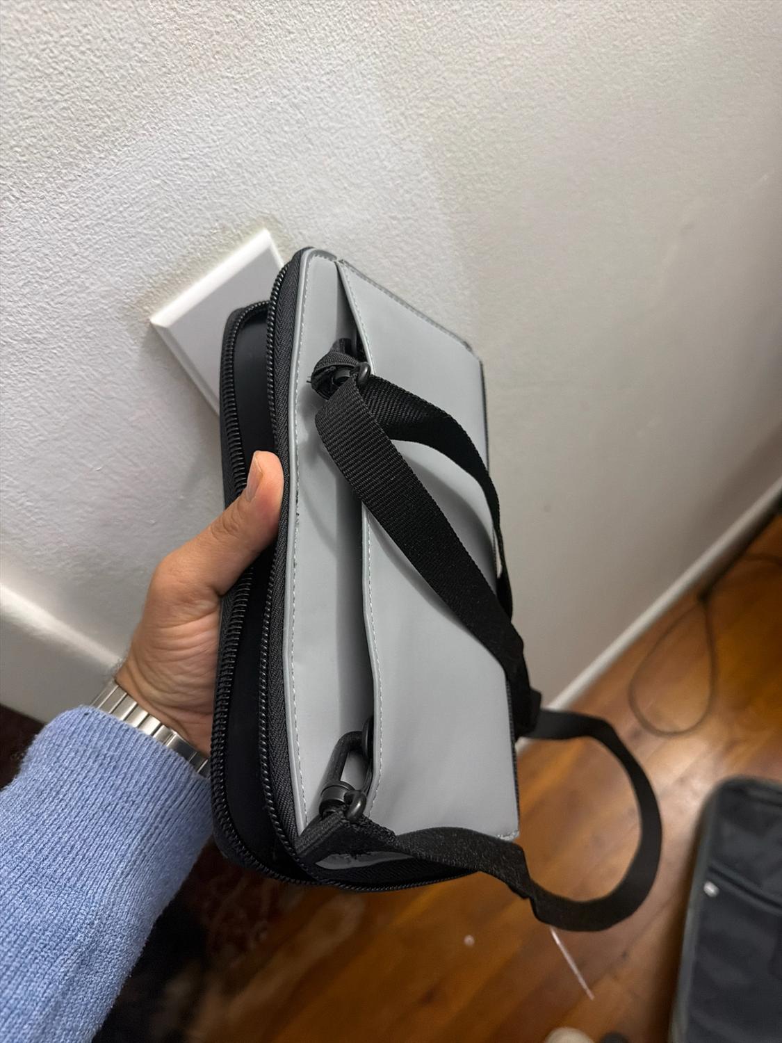 RUBBERIZED WALLET - Image 4