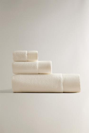 TOALHA BANHO FAIXA TECIDA - Branco-marfim da Zara
