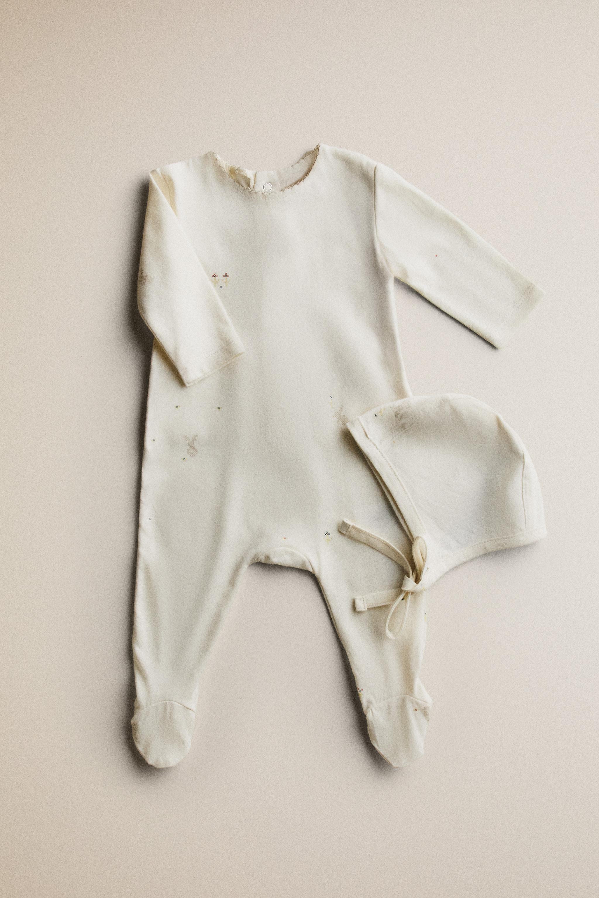 NEWBORN RABBITS AND FLOWERS SET — Oyster-white