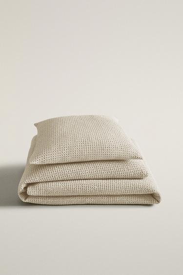 MINI WAFFLE KNIT BEDSPREAD - Light grey by Zara