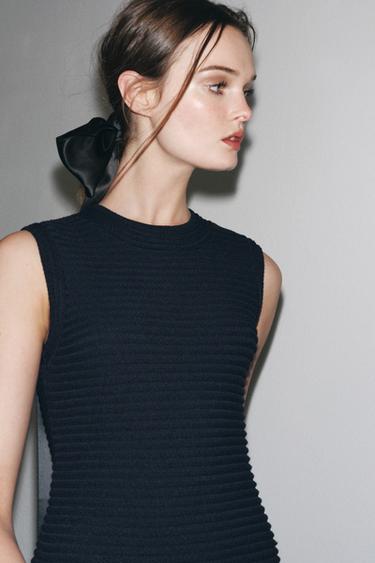 ROBE EN MAILLE QUADRILLÉE À FRANGES - Bleu marine de Zara - Image 5