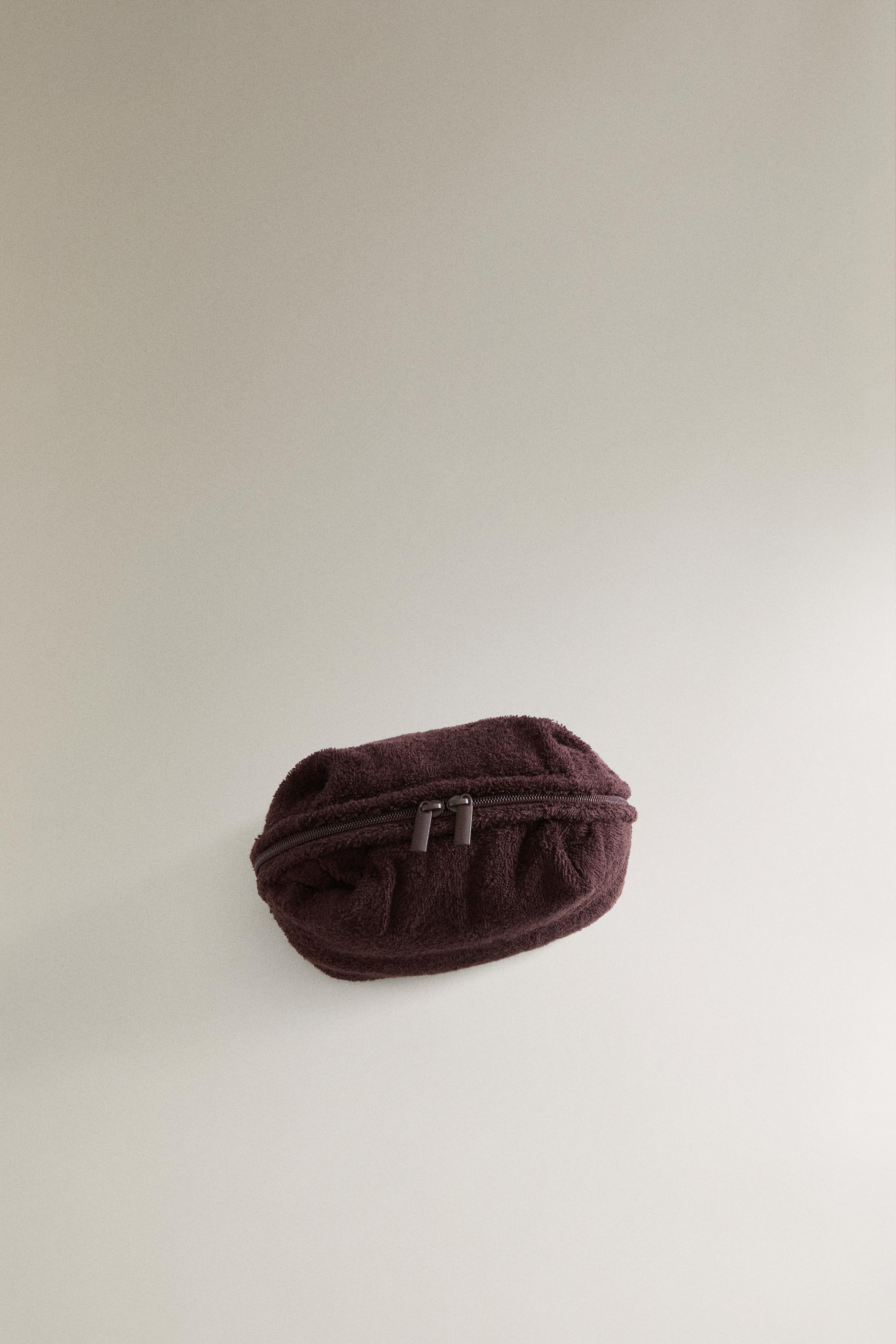 MEDIUM TOWEL MAKEUP BAG
