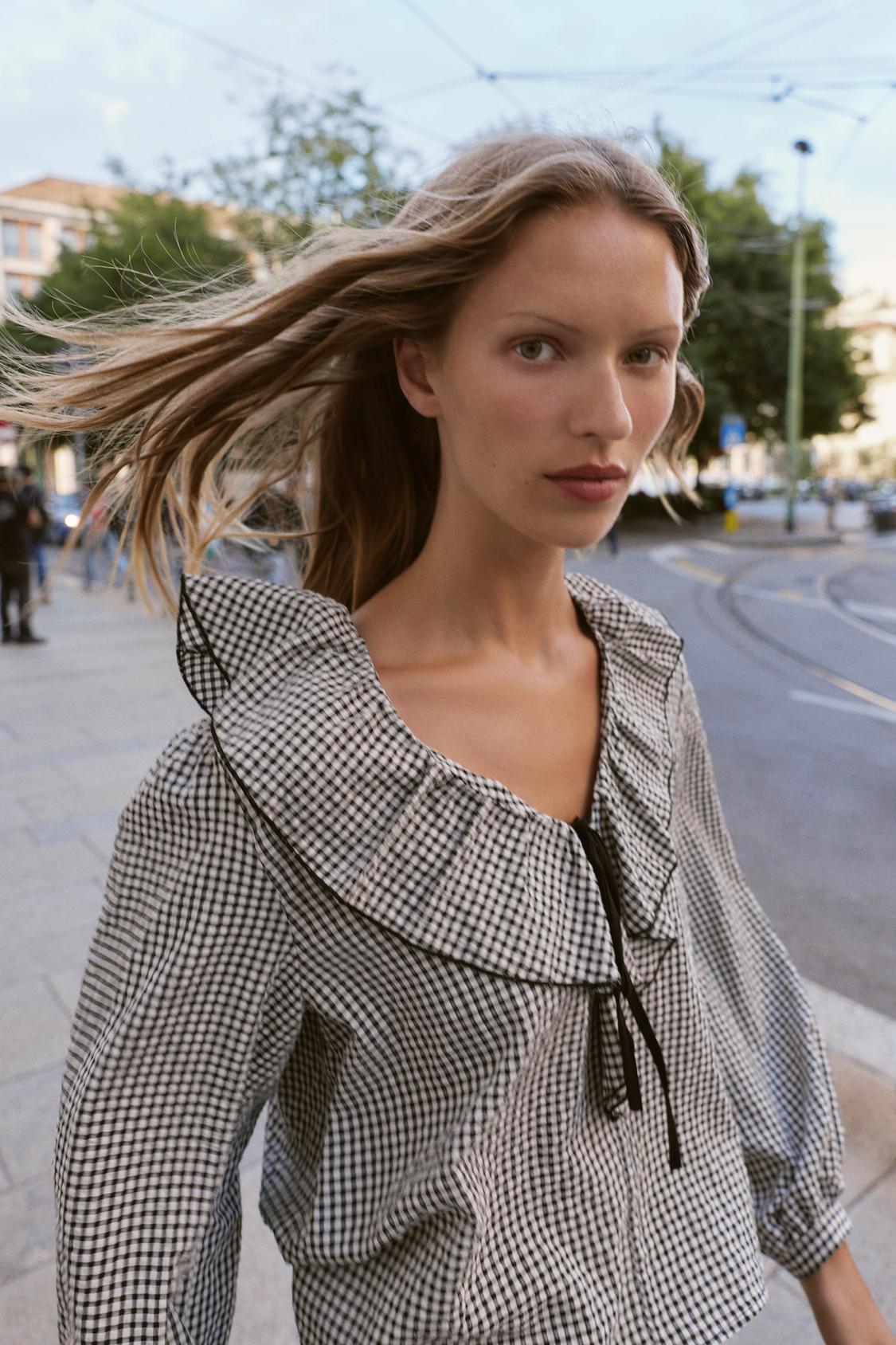RUFFLED GINGHAM BLOUSE
