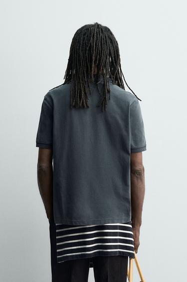 POLO EN PIQUÉ DÉLAVÉ AARON LEVINE X ZARA - Bleu marine de Zara - Image 2