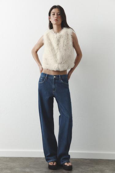 CHALECO EFECTO PELO - Beige claro de Zara - Imagen 0