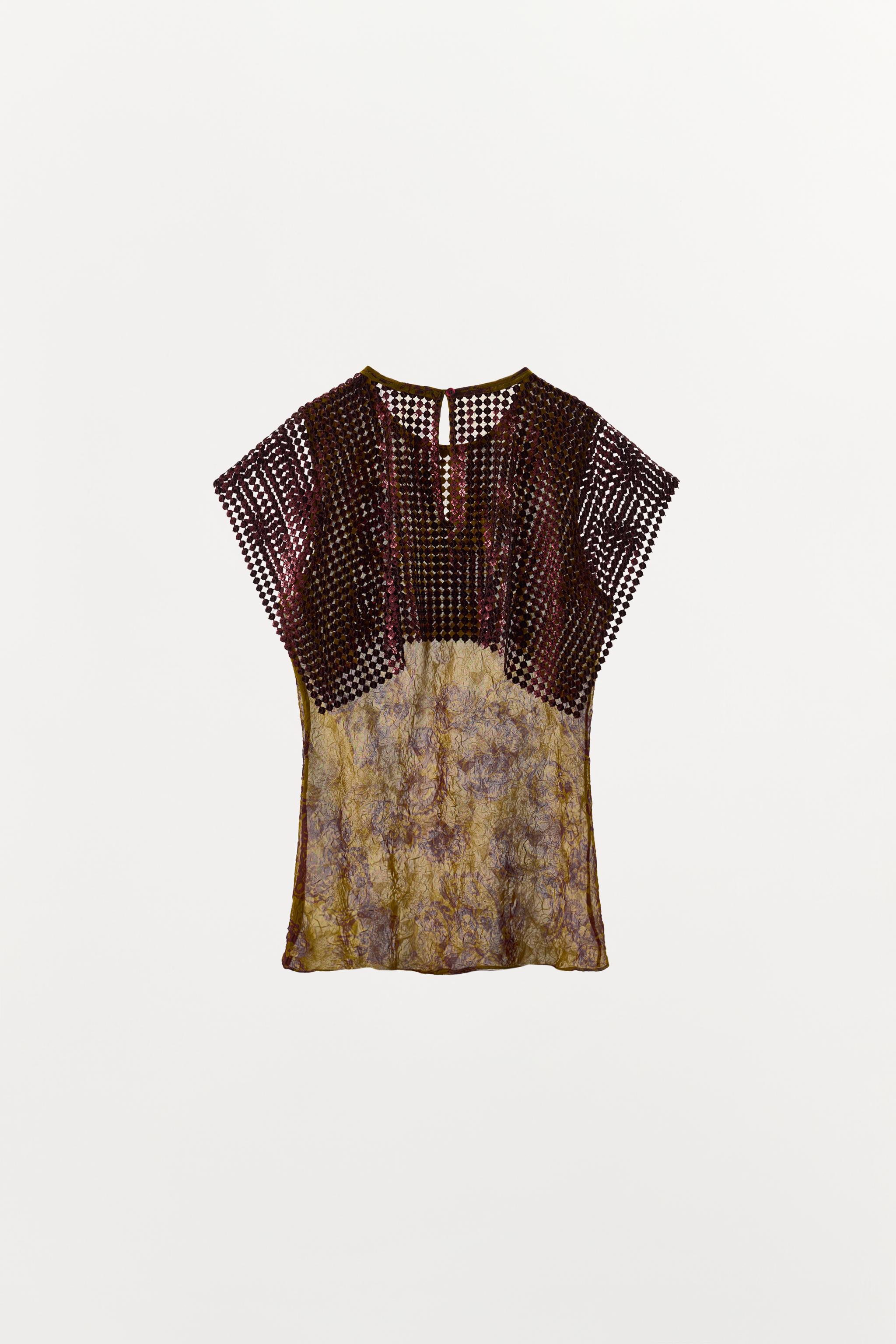 PRINTED SEQUIN CAPE TOP