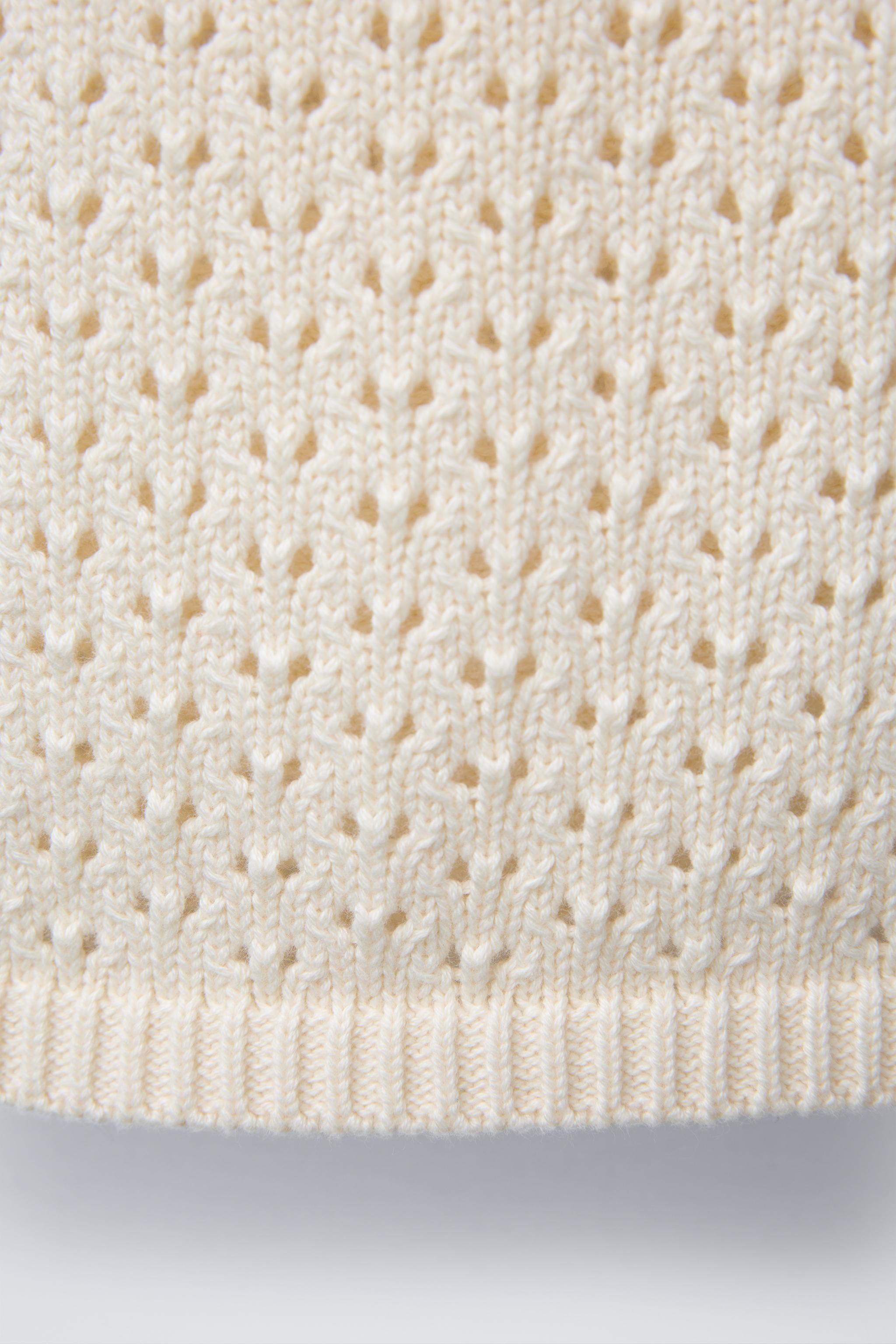 TOP EN MAILLE DENTELLE