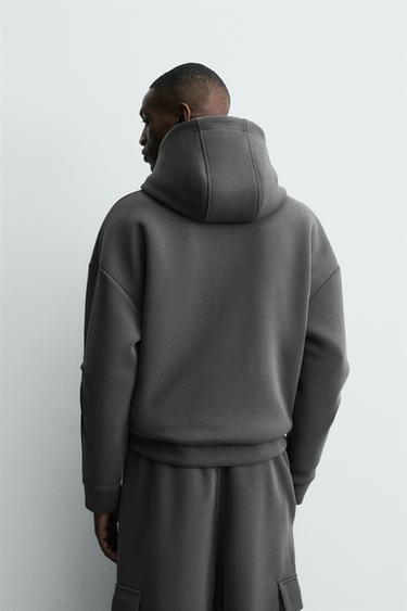 SWEAT EFFET NÉOPRÈNE PLIS CAPUCHE - Bleu / Gris de Zara - Image 2