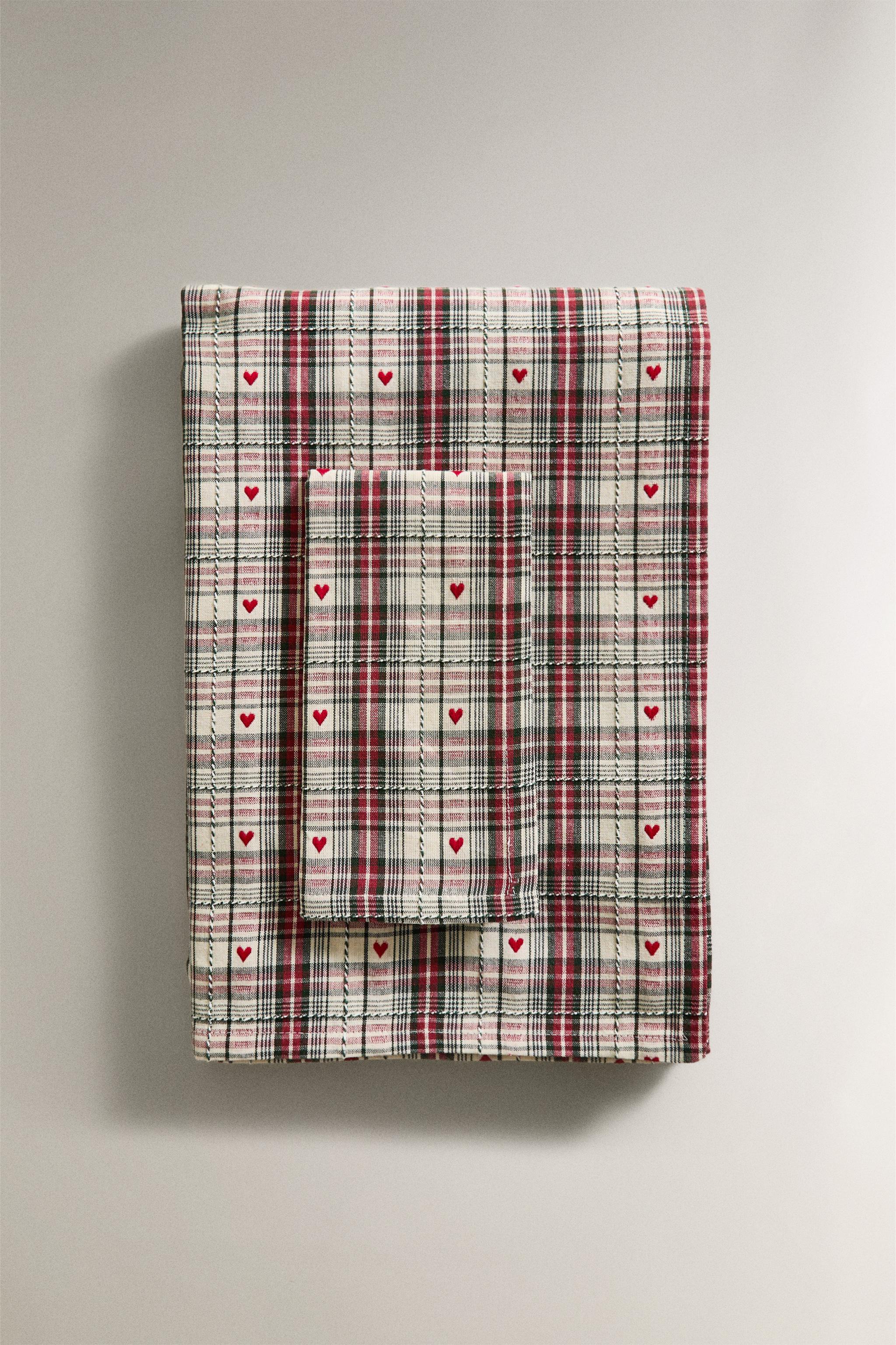 DYED THREAD CHRISTMAS HEART TABLECLOTH