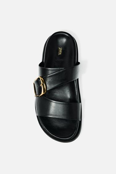Zara BUCKLE FLAT SANDALS - Black