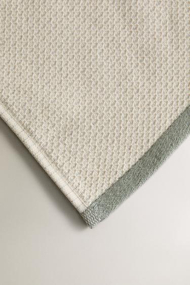 TEXTURED BATH TOWEL WITH TOPSTITCHING - Blue / Green by Zara - Image 3
