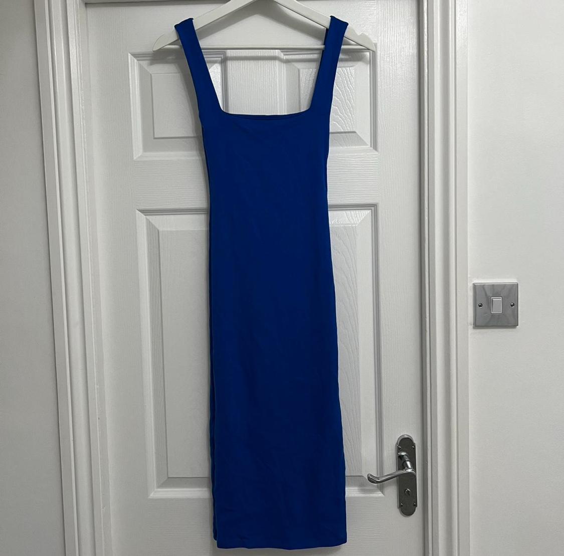 DRESS WITH SQUARED NECKLINE