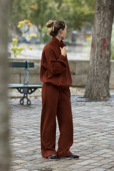 بنطلون مستقيم SOFT - dark russet الخاص بـ Zara