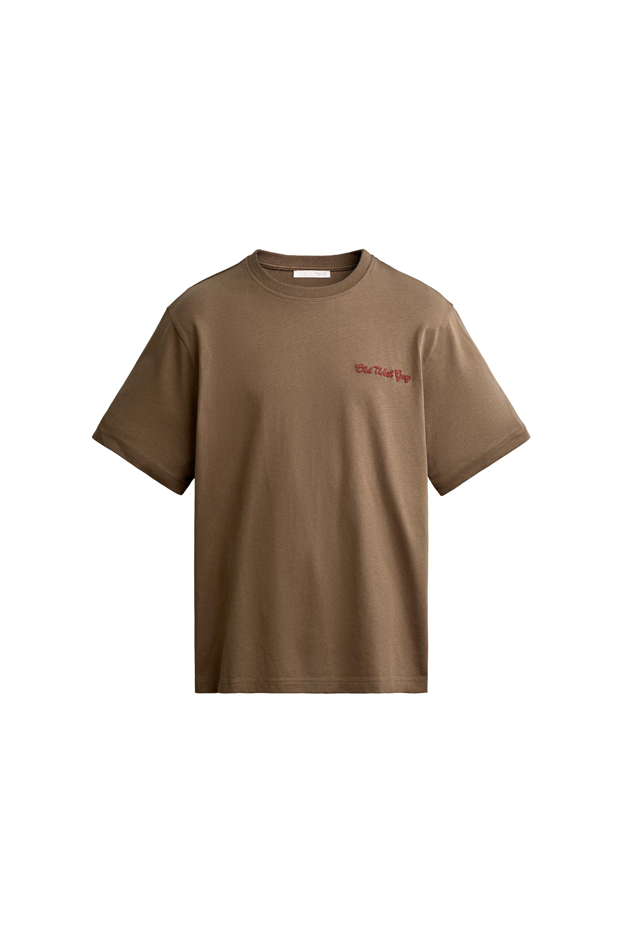 CAMISETA REGULAR FIT TEXTO BORDADO
