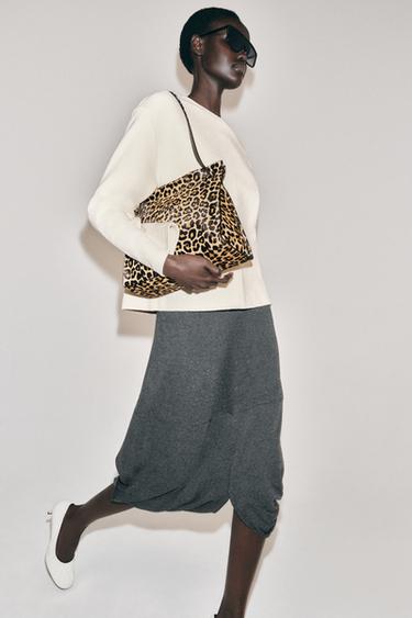 Schultertasche aus Leder mit Animal-Print - Leopardenmuster von Zara