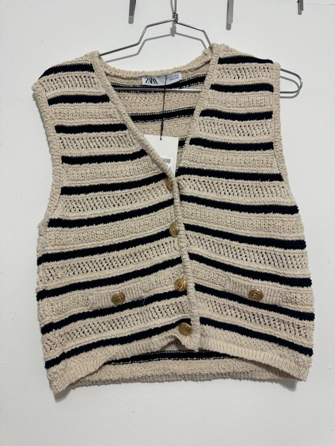 STRIPED KNIT TOP
